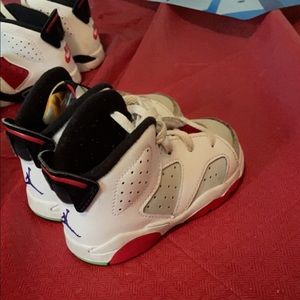 Jordan hate 6s size 4c